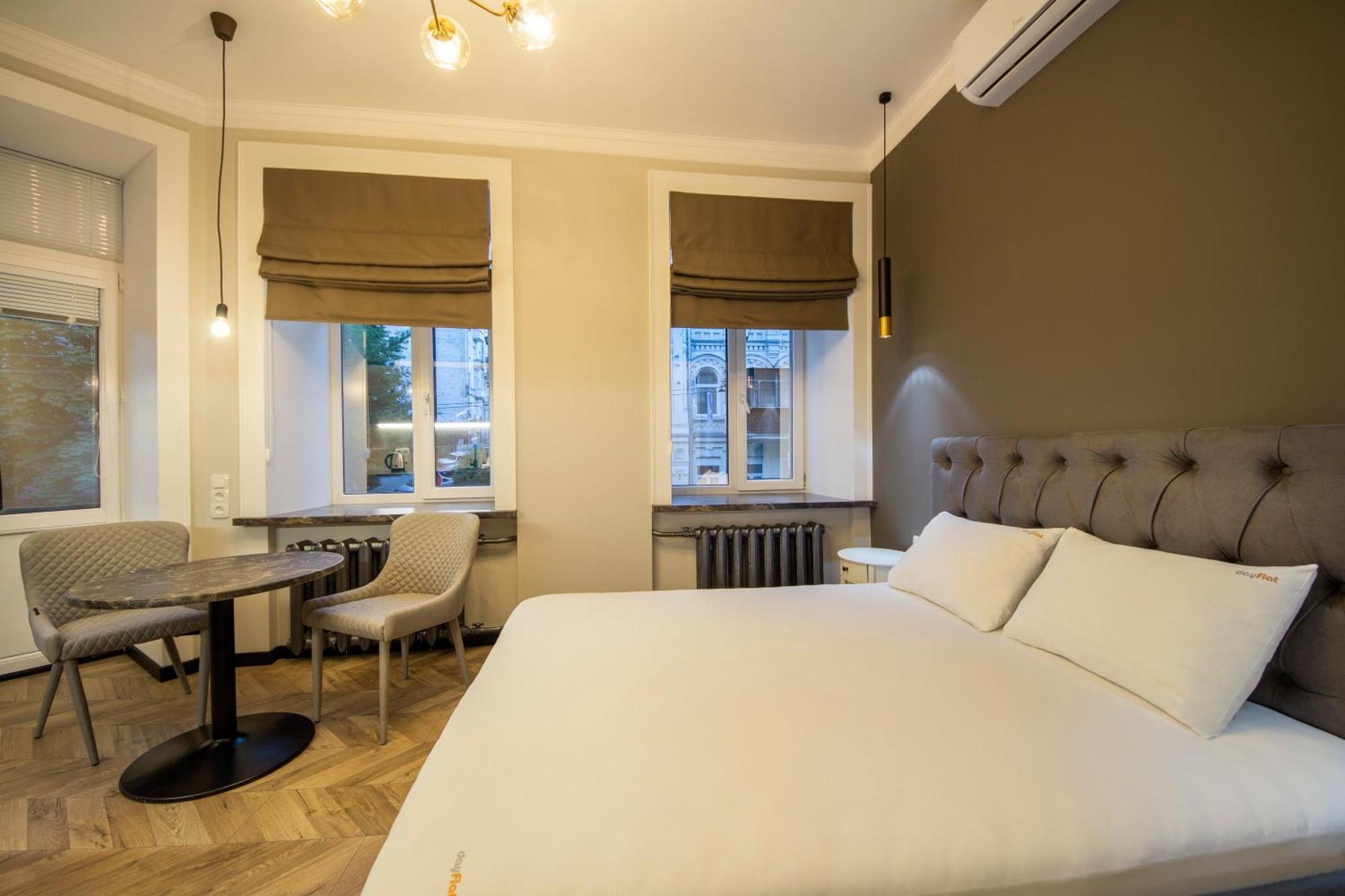 Self Check-In Apartments Maidan Area Kiev Buitenkant foto
