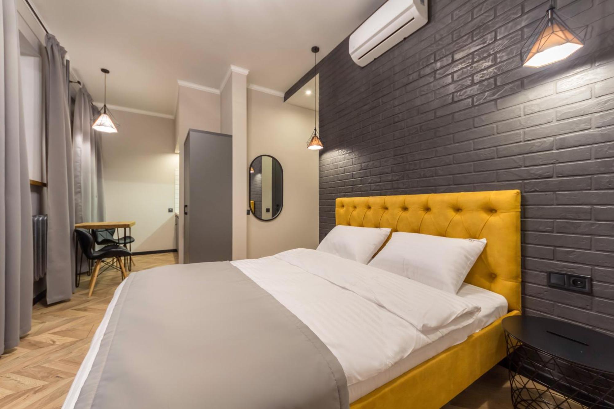 Self Check-In Apartments Maidan Area Kiev Buitenkant foto