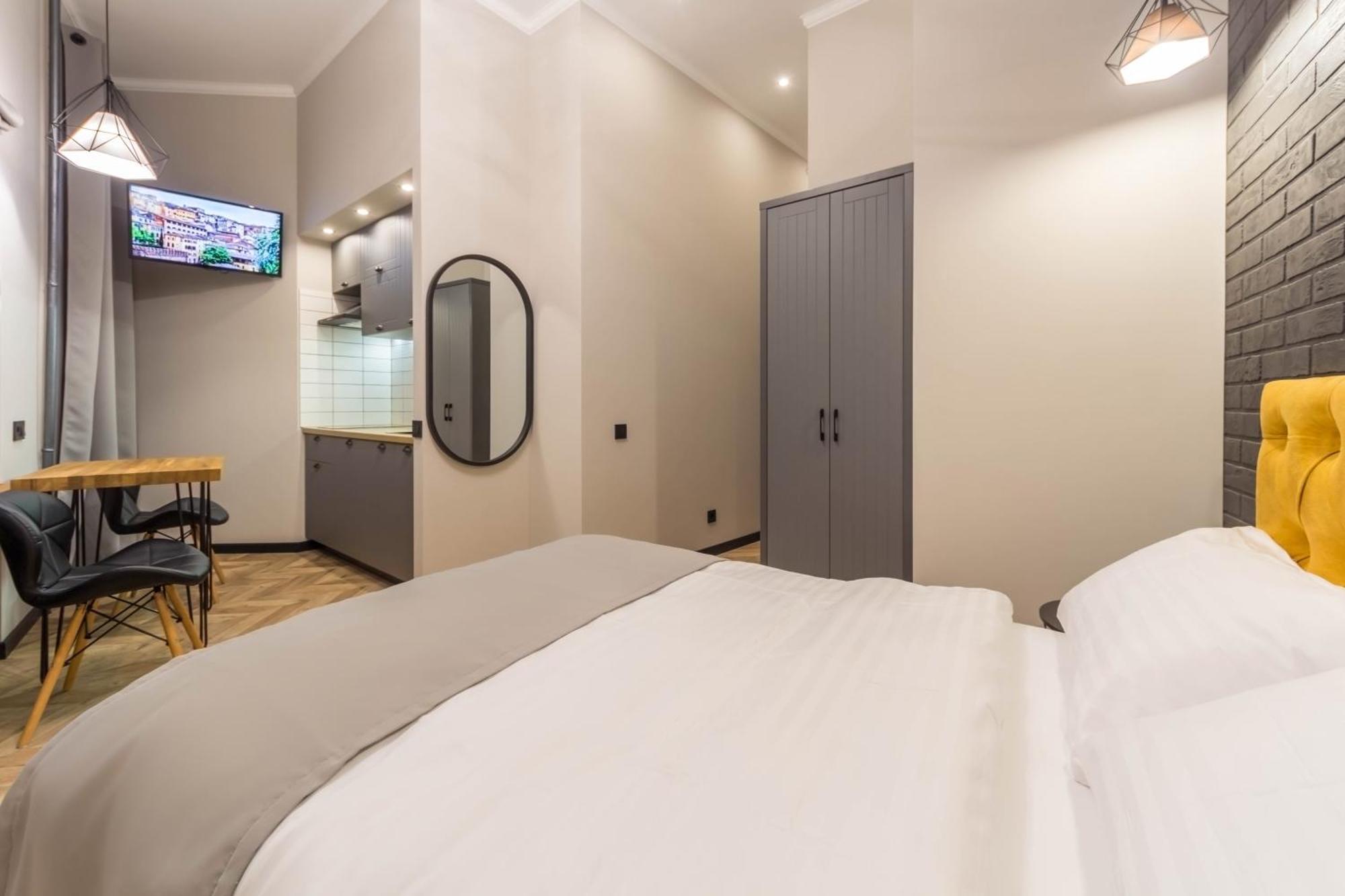 Self Check-In Apartments Maidan Area Kiev Buitenkant foto