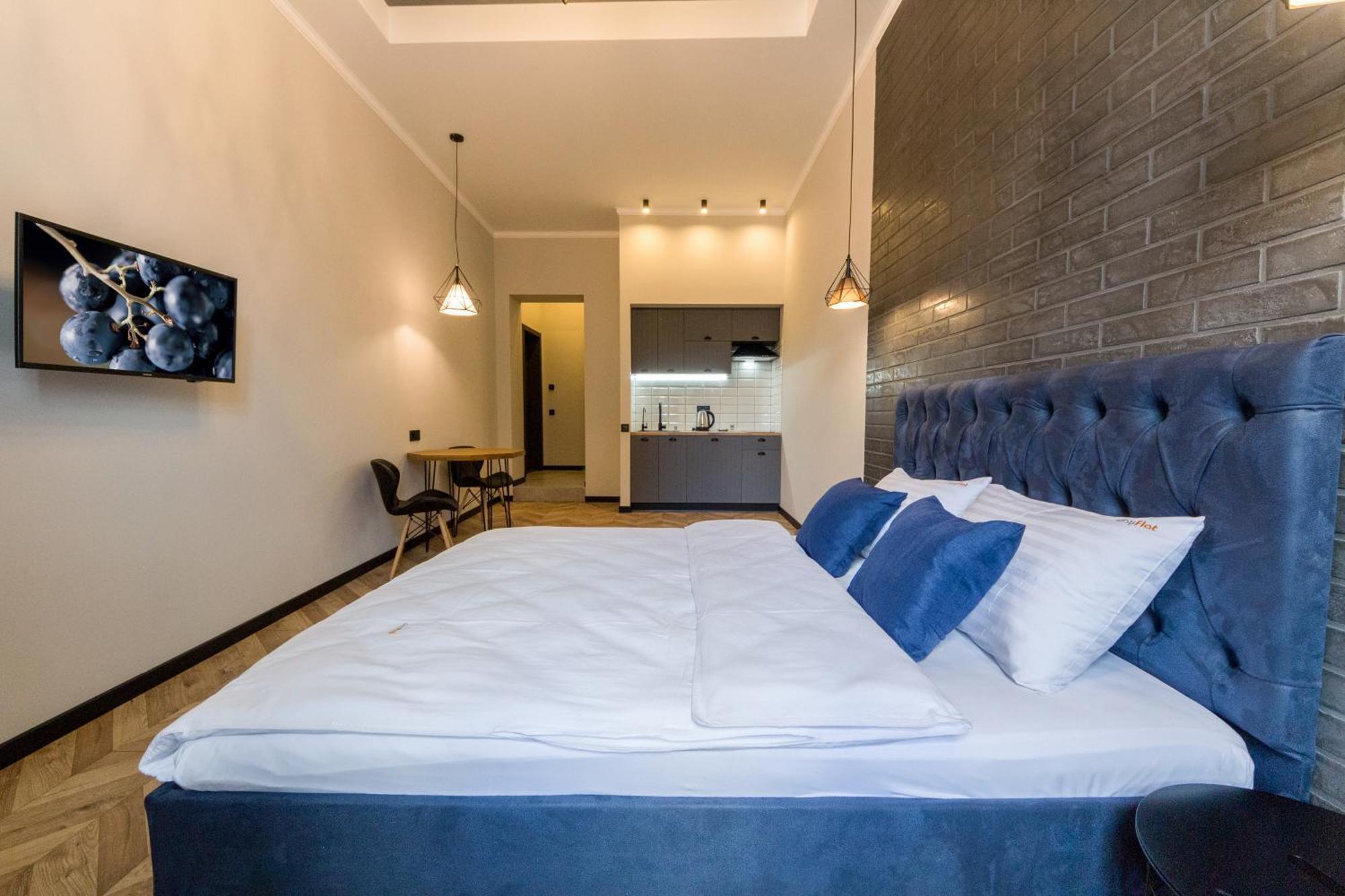 Self Check-In Apartments Maidan Area Kiev Buitenkant foto